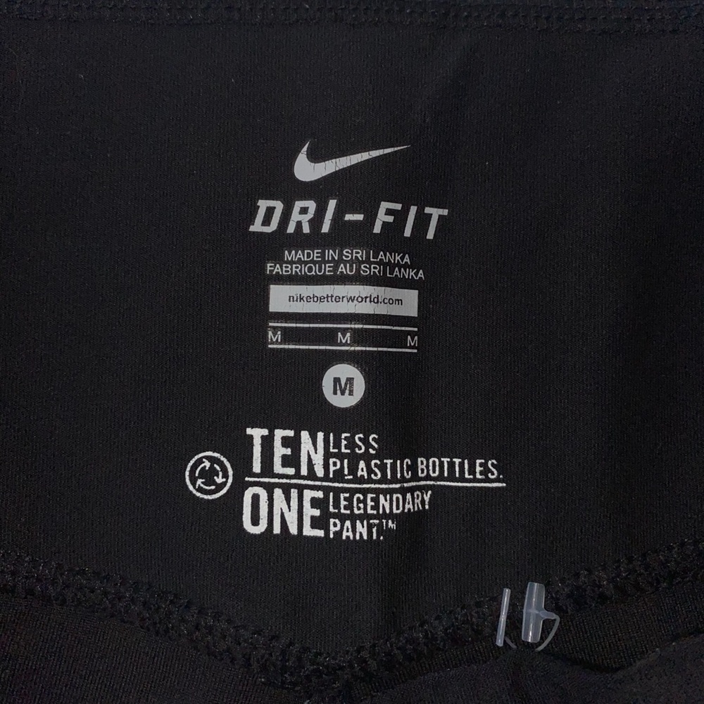 3/4 Black Nike Leggings